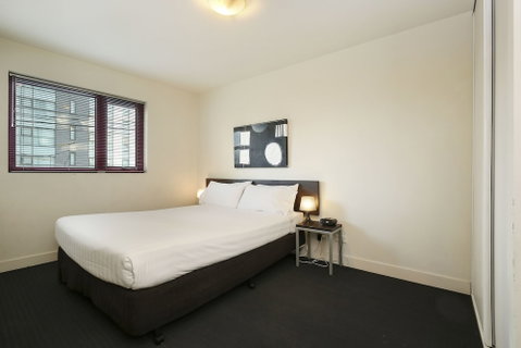 Plum Carlton Serviced Apartments - Foster Accommodation 6