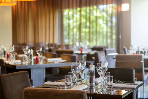 Novotel Canberra - Foster Accommodation 2