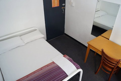 Maze Backpackers - Foster Accommodation 6