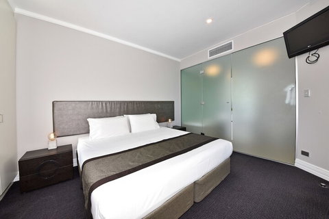 Mullaloo Beach Hotel & Apartments - Foster Accommodation 3