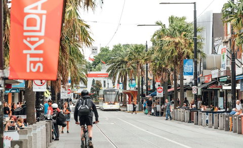Base Backpackers Melbourne Hostel - Foster Accommodation 2