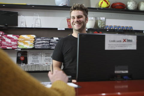 Base Backpackers Melbourne Hostel - Foster Accommodation 5