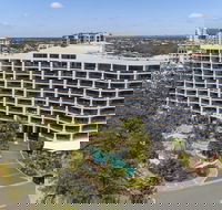 Ramada Resort by Wyndham Golden Beach - Foster Accommodation