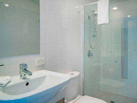 Azzura Greens Resort - Foster Accommodation 5
