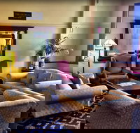 The Carrington Hotel - Foster Accommodation