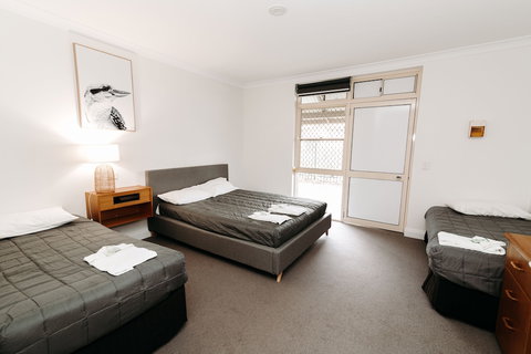 The Ophir Hotel - Foster Accommodation 2