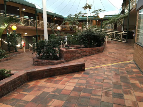 Mayfair Plaza Motel - Foster Accommodation 3