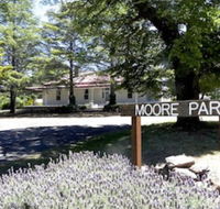 Moore Park Inn - Foster Accommodation