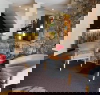 The Denman Hotel - Foster Accommodation