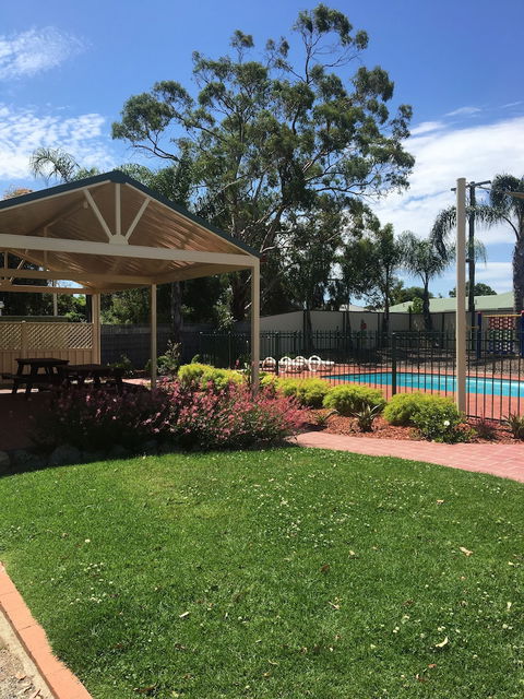 Albury All Seasons Tourist Park - Foster Accommodation 3