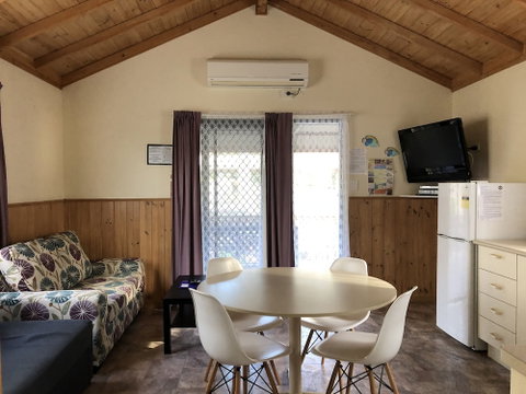 Twin Dolphins Holiday Park - Foster Accommodation 1