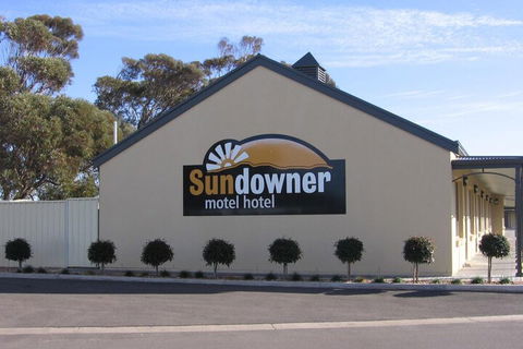 Sundowner Motel Hotel - Foster Accommodation 4