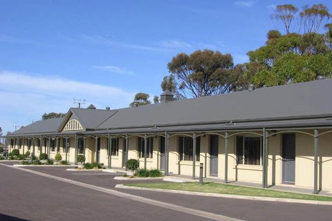 Sundowner Motel Hotel - Foster Accommodation 2