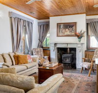 Reillys Wines Heritage Cottages - Foster Accommodation