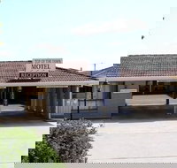 Top Of The Town Motel - Foster Accommodation