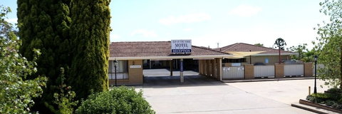 Top Of The Town Motel - Foster Accommodation 0