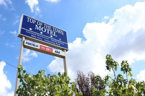 Top Of The Town Motel - Foster Accommodation 4