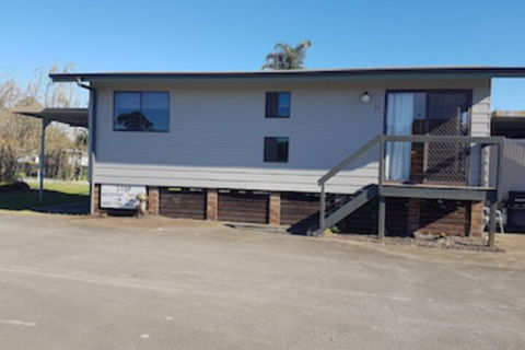 Bentley Waterfront Motel & Cottages - Foster Accommodation 0