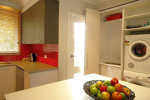 Boutique Stays Sandyside 2 - Foster Accommodation 3