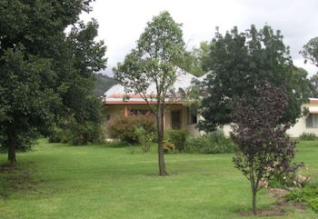 Old Bara Guesthouse - Foster Accommodation 3