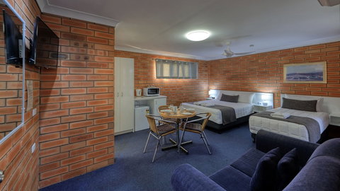 Gunsynd Motor Inn - Foster Accommodation 2