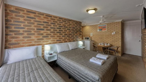 Gunsynd Motor Inn - Foster Accommodation 5