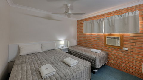 Gunsynd Motor Inn - Foster Accommodation 3