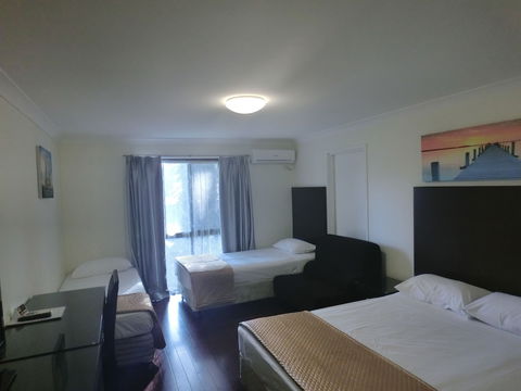 Centenary Motor Inn - Foster Accommodation 3