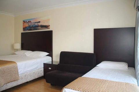 Centenary Motor Inn - Foster Accommodation 4