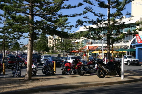 Scarborough & Absolutely Beachfront - Foster Accommodation 1