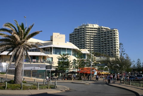Scarborough & Absolutely Beachfront - Foster Accommodation 2