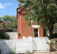 Annies Garden Cottage - Foster Accommodation