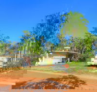 Batchelor Holiday Park - Foster Accommodation