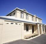 Palm Beach Manor - Foster Accommodation