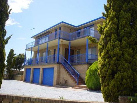 Flat 2 3 Bay Lane - Foster Accommodation 5