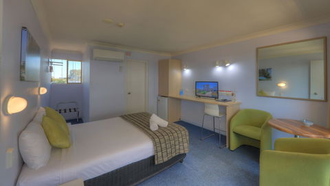 Bay Air Motel - Foster Accommodation 5