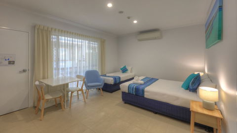 Bay Air Motel - Foster Accommodation 4