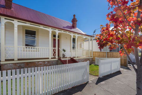 Brampton Cottage - Foster Accommodation 1