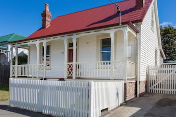 Brampton Cottage - Foster Accommodation 0