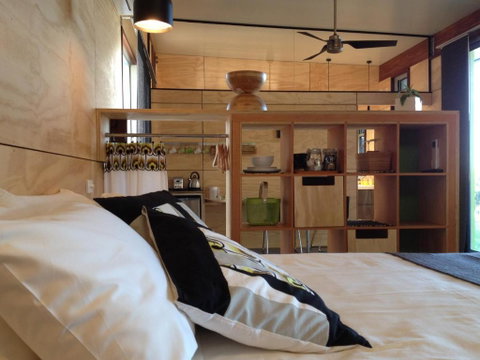 Bed + Bauhaus - Foster Accommodation 3