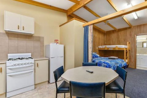 Millicent Hillview Caravan Park - Foster Accommodation 3