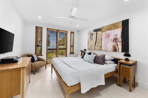 Noosa Court 3 - Foster Accommodation 4