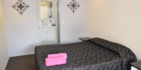 Warwick Motor Inn - Foster Accommodation 3