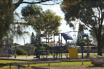 Ocean Beach Chalet 16 - Foster Accommodation 3