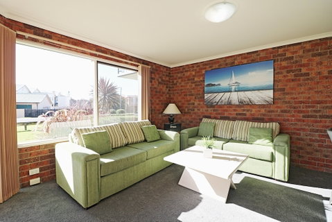 Pelican Waters - Foster Accommodation 2