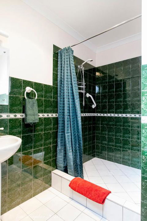 Aarn House B & B Airport Accommodation - Foster Accommodation 2