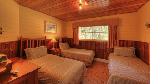 Island View Spa Cottage - Foster Accommodation 2