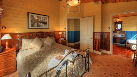 Island View Spa Cottage - Foster Accommodation 4