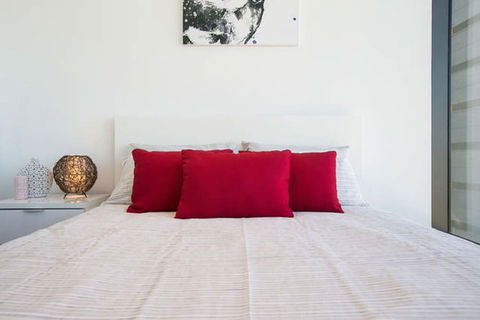 C3CBD Melbourne Apartment - Foster Accommodation 7
