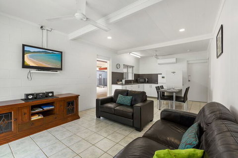 Kurrimine Beach Huts - Foster Accommodation 5
